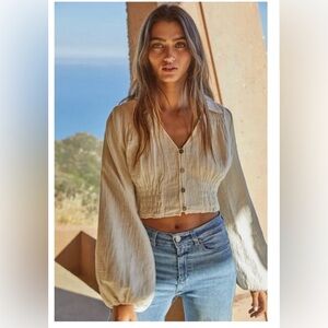 By Together Cropped Long Sleeve Top size Small in cream NWOT